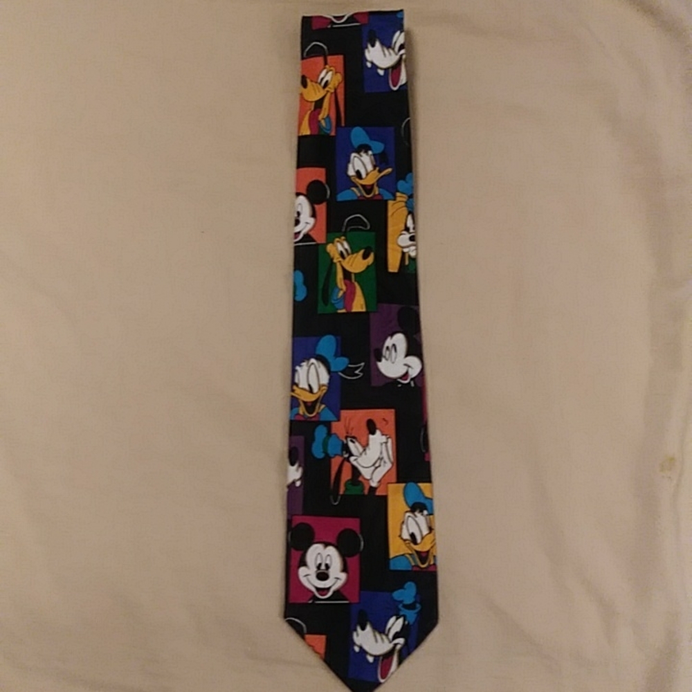 Disney necktie-nwot